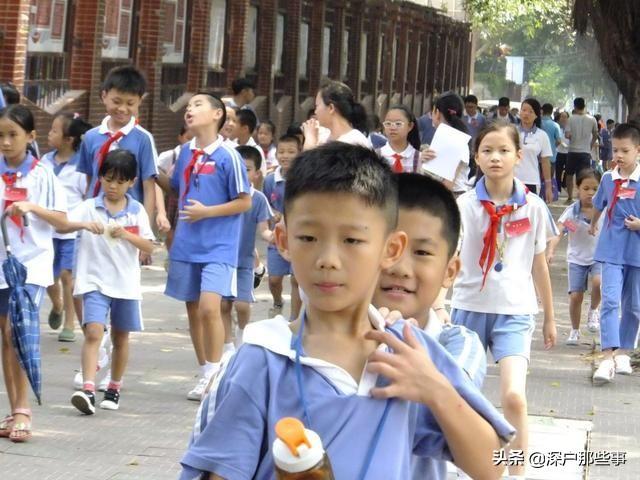 深圳学位紧张，孩子只能回老家上学？非深户家长要考虑好这种后果