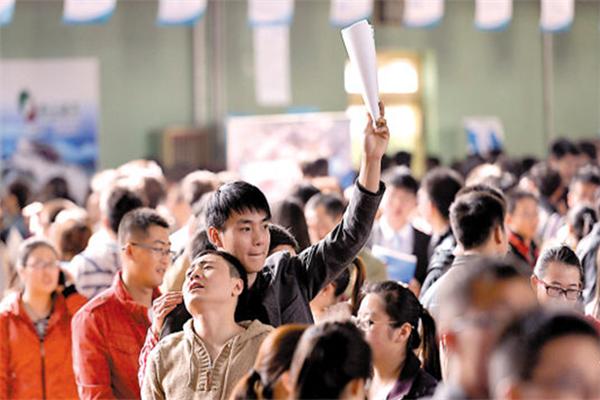 2022上海“落户”出新规，新评分标准大有不同，高校学生有优势！