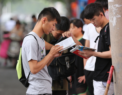 2022上海落户将发生变化，或实行新评分标准，毕业生“喜从天降”_重复