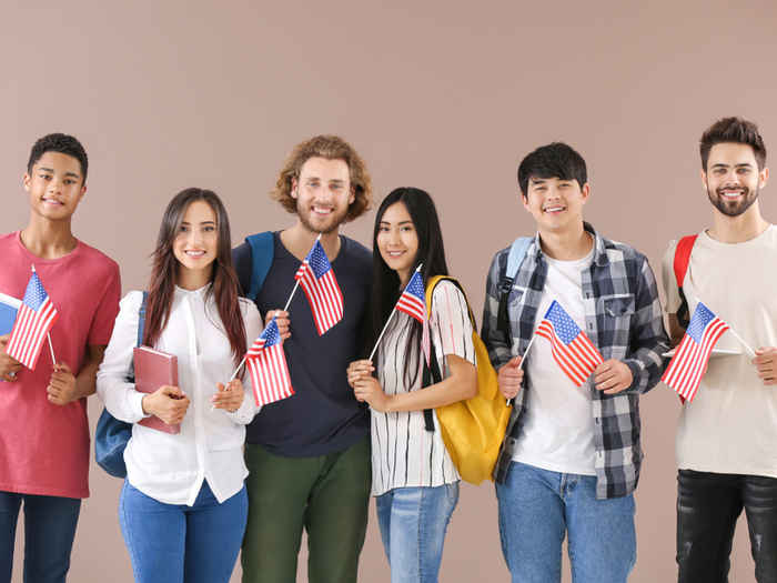 2022最新美国留学生落户政策汇总 北上广深开启抢人大战 留学生身份真的香!