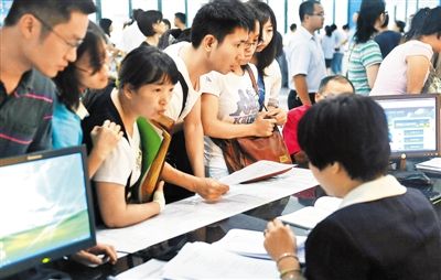 深圳积分入户新政标准更全面 已有八千余人受益